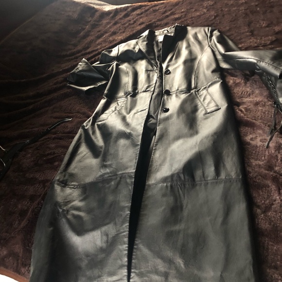 Title ; Long leather trench coat blk very nice - Picture 5 of 8